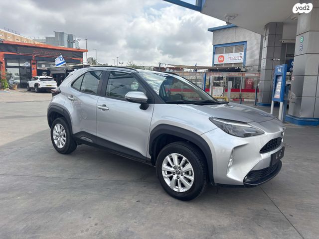מודעת רכב טויוטה יאריס קרוס 2