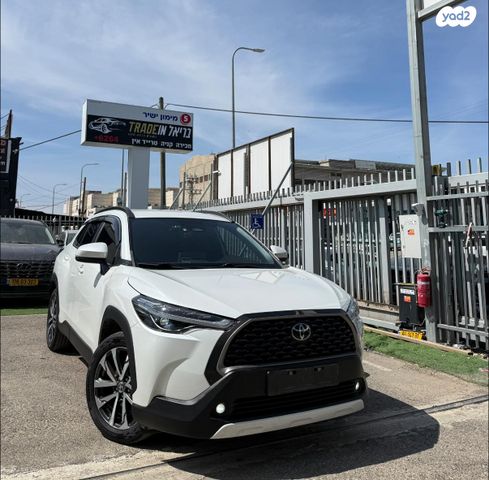 מודעת רכב טויוטה קורולה קרוס