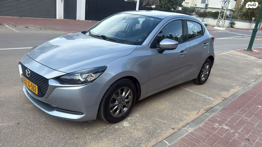 מודעת רכב מאזדה 2