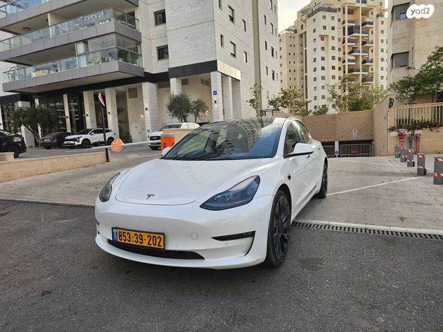 מודעת רכב טסלה מודל 3