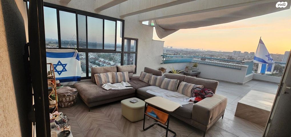 חיים ברלב 15