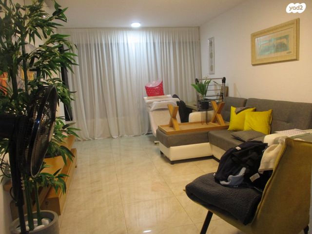 ציון בהלול 12