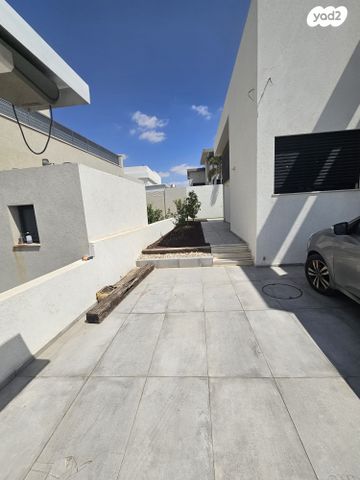 אמירה בלייברג 22