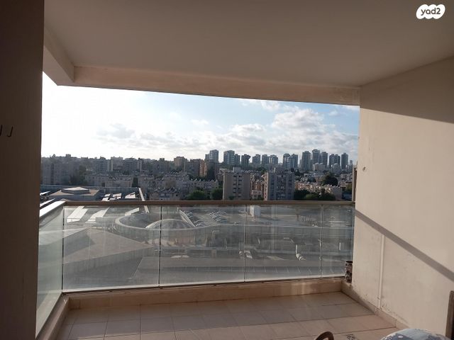 המגדל הלבן 2