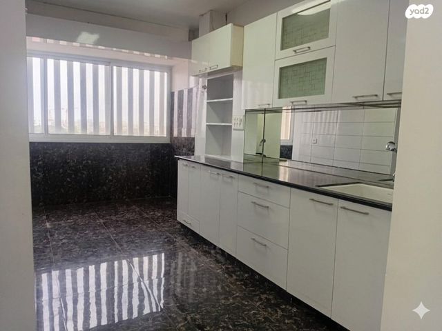 אבות ישורון 11