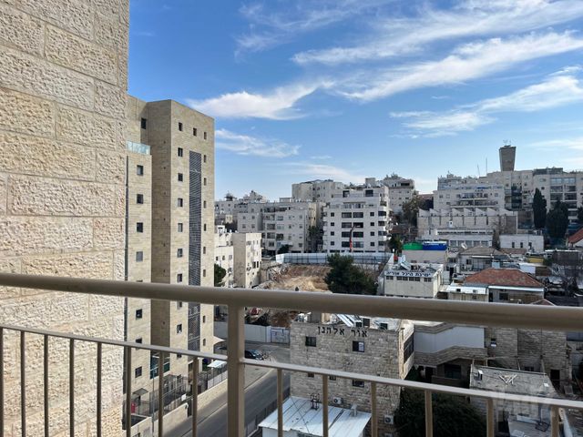 דירה למכירה בירושלים — 3