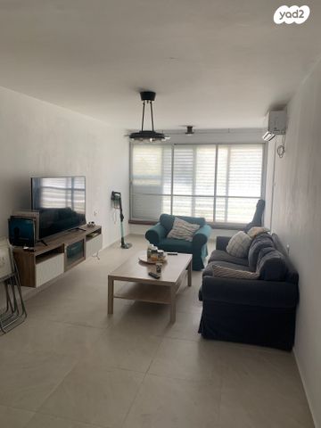 יצחק בן צבי 72