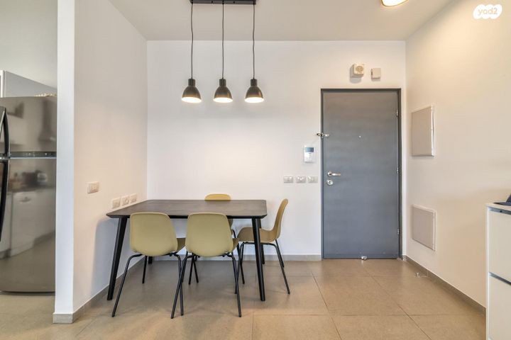 שולמית אלוני 1