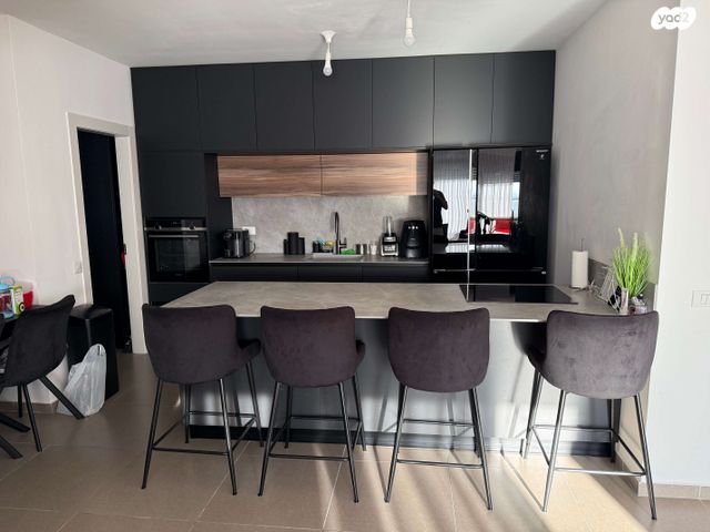 דבורה עומר 8