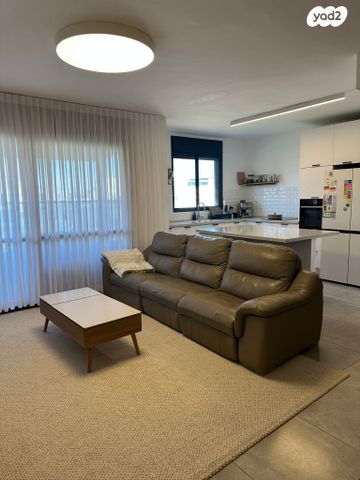 שדרות רפאל סויסה 13