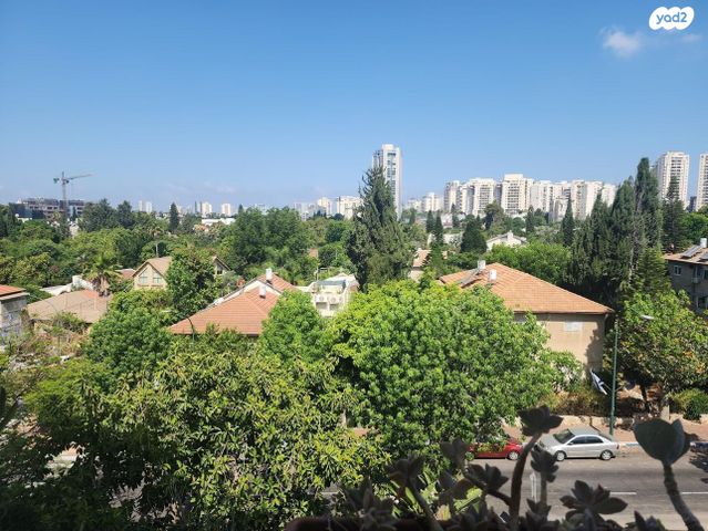 יוסף צבי 67