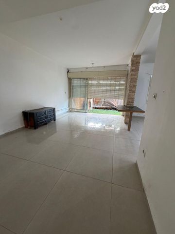 שדרות וייצמן 77