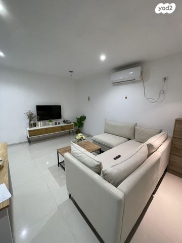 אברהם ברוידס 8