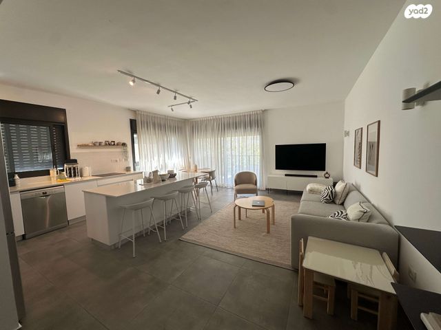 אבן גבירול 1