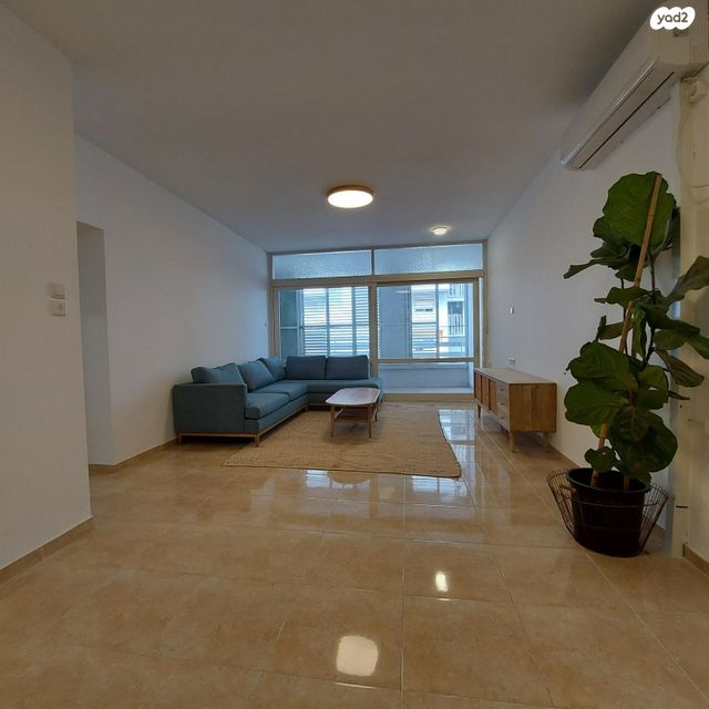 שדרות ז'בוטינסקי 14