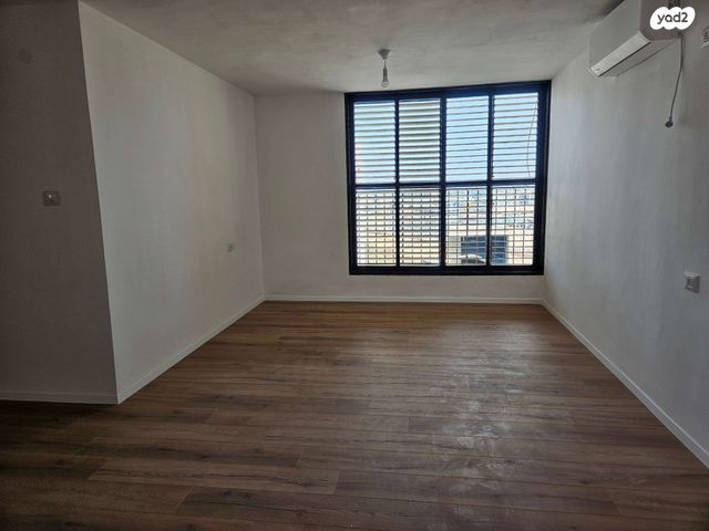 שדרות גולדה מאיר 27