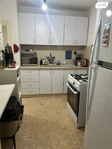 האחות יהודית 236