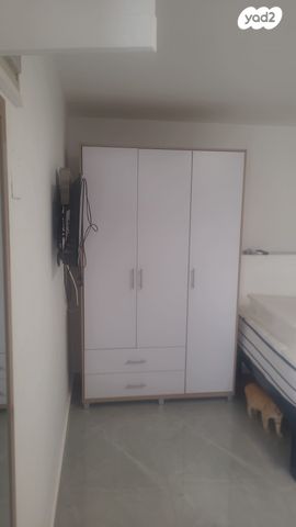 מונטיפיורי 9