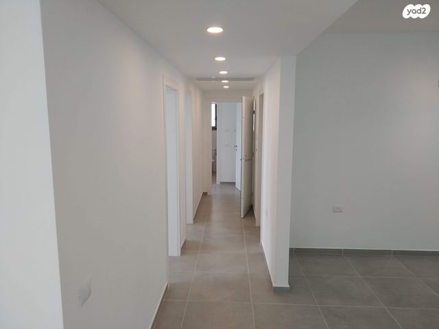 שדרות החוצבים 18