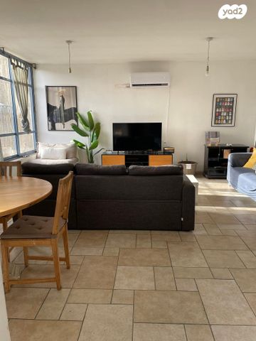 יגאל אלון 30