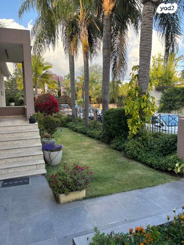 בית פרטי/ קוטג', בית עובד