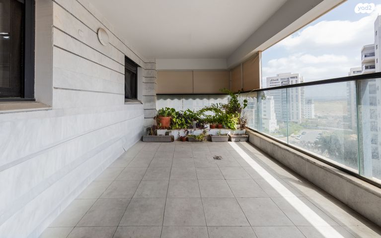 יונתן רטוש 3