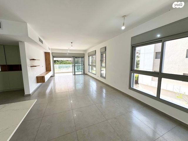 אבן גבירול 40