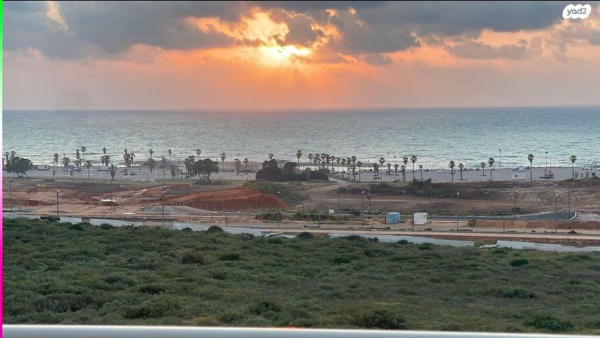 הגוש הגדול, רמת אביב החדשה, נופי ים