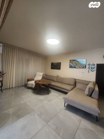 אברהם שפירא 