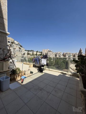 דירה למכירה בירושלים (תיווך) — 2