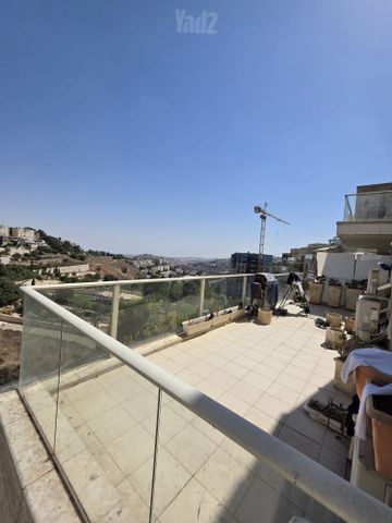 דירה למכירה בירושלים (תיווך) — 3