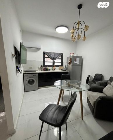 ברודצקי אשר 