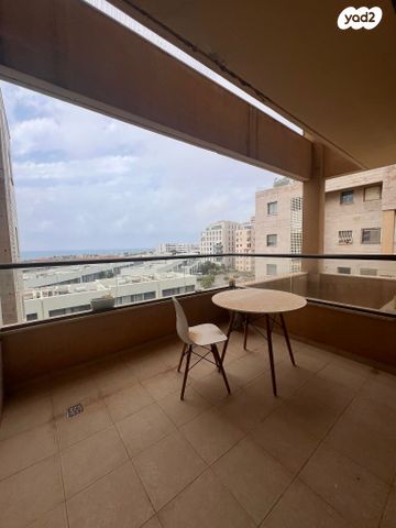 הגוש הגדול, רמת אביב החדשה, נופי ים