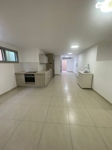 סמטת הניסנית 