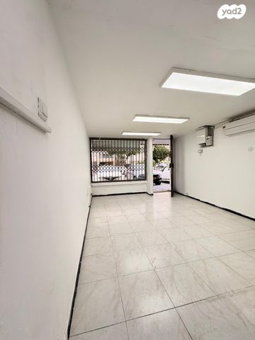 חנויות/ שטח מסחרי, מרכז העיר, סביניה, הוותיקה, קרית ביאליק