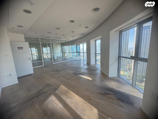 דרך מנחם בגין 