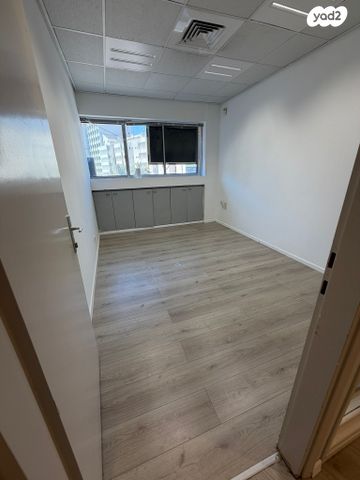 דרך מנחם בגין 