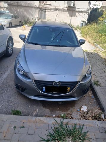 מודעת רכב מאזדה 3