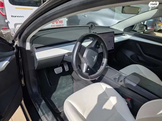 מודעת רכב טסלה מודל 3
