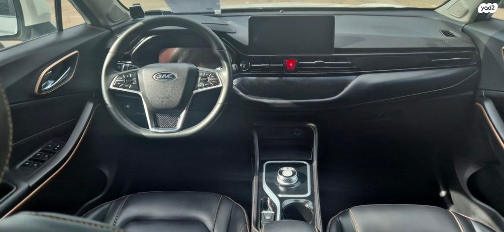 מודעת רכב ג׳יי.איי.סי E-JS4