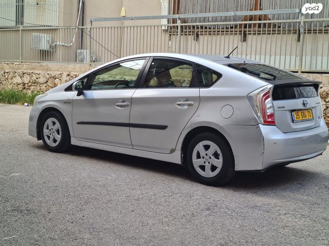 מודעת רכב טויוטה פריוס