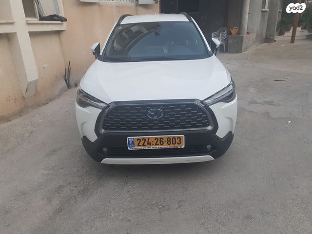 מודעת רכב טויוטה קורולה קרוס