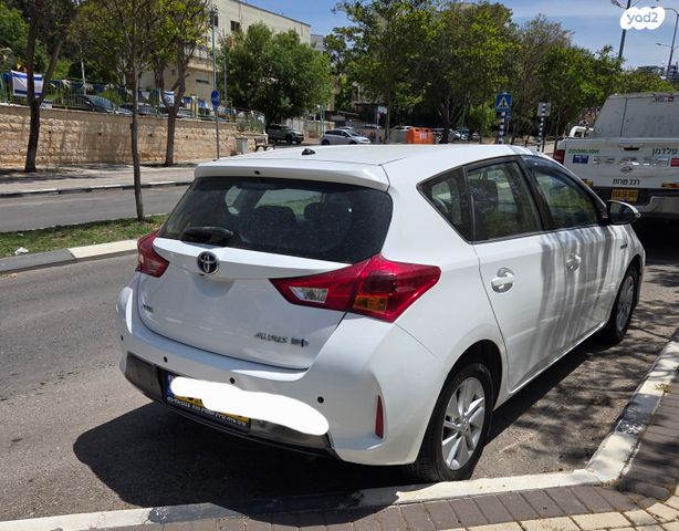 מודעת רכב טויוטה אוריס