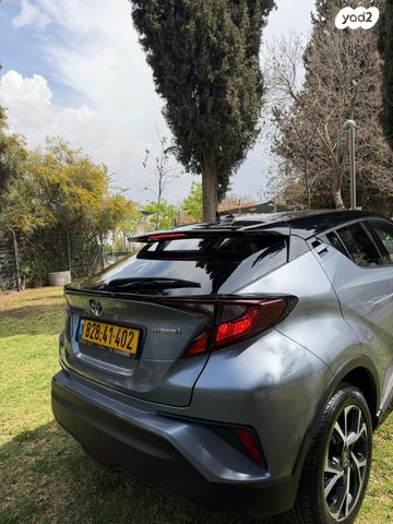 מודעת רכב טויוטה C-HR
