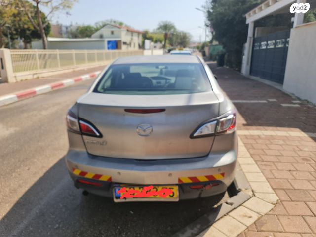 מודעת רכב מאזדה 3