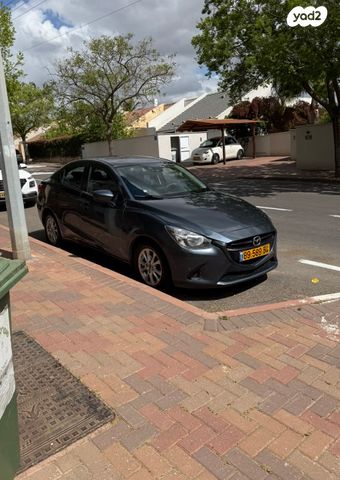 מודעת רכב מאזדה 2
