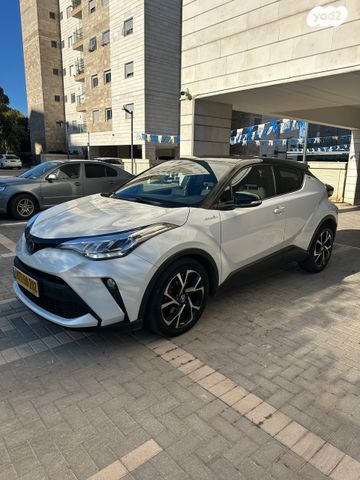 מודעת רכב טויוטה C-HR