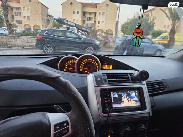 מודעת רכב טויוטה ורסו