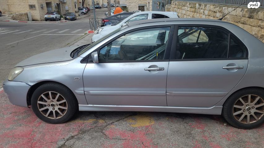 מודעת רכב מיצובישי לנסר