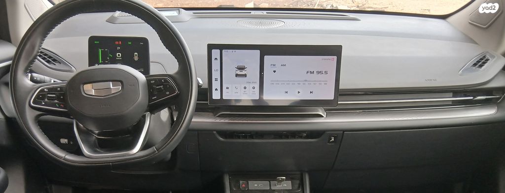 מודעת רכב ג׳ילי Geometry C